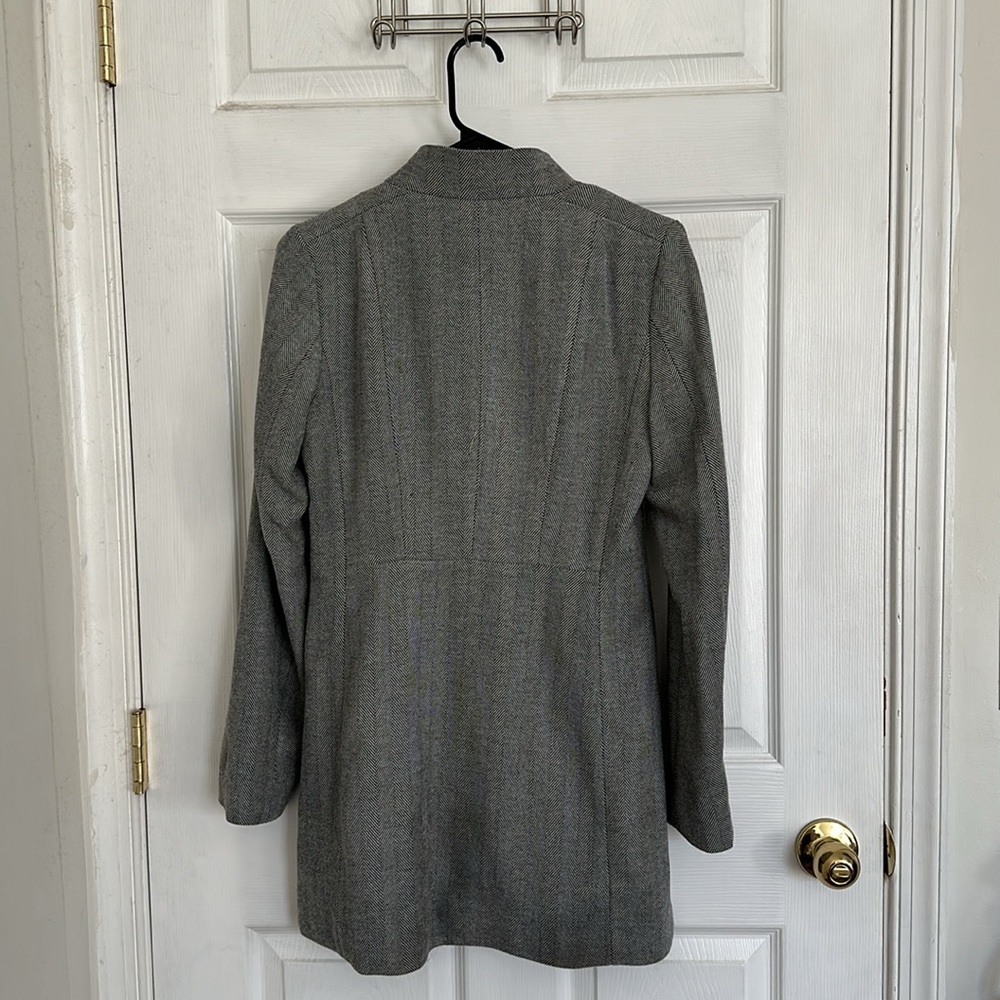 Black/Herringbone-Patterned Coat - image 3